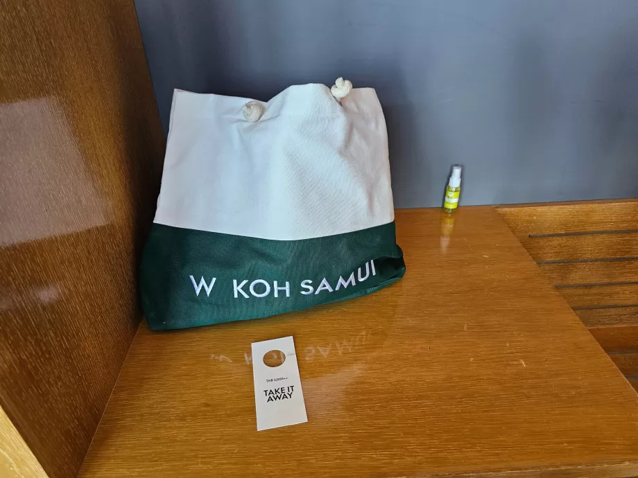 Пляжна сумка та репелент