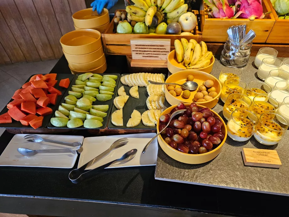 Сніданок - фрукти