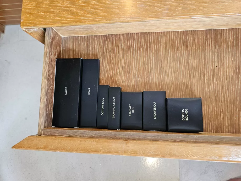 Туалетний набір у ванній кімнаті безкоштовно