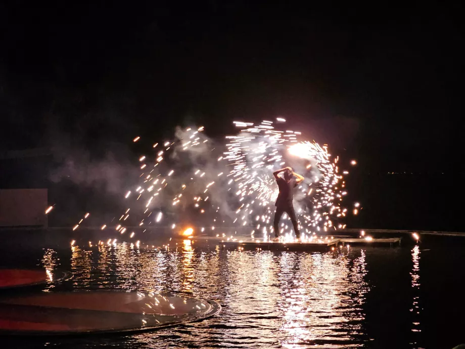 Вогняне шоу в WooBar