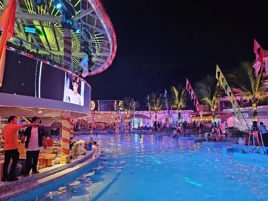 Пляжний клуб ARK