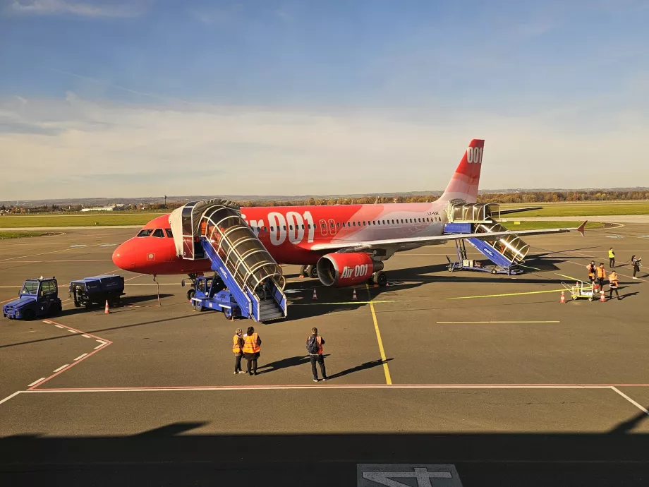 Airbus A320 в аеропорту Острави