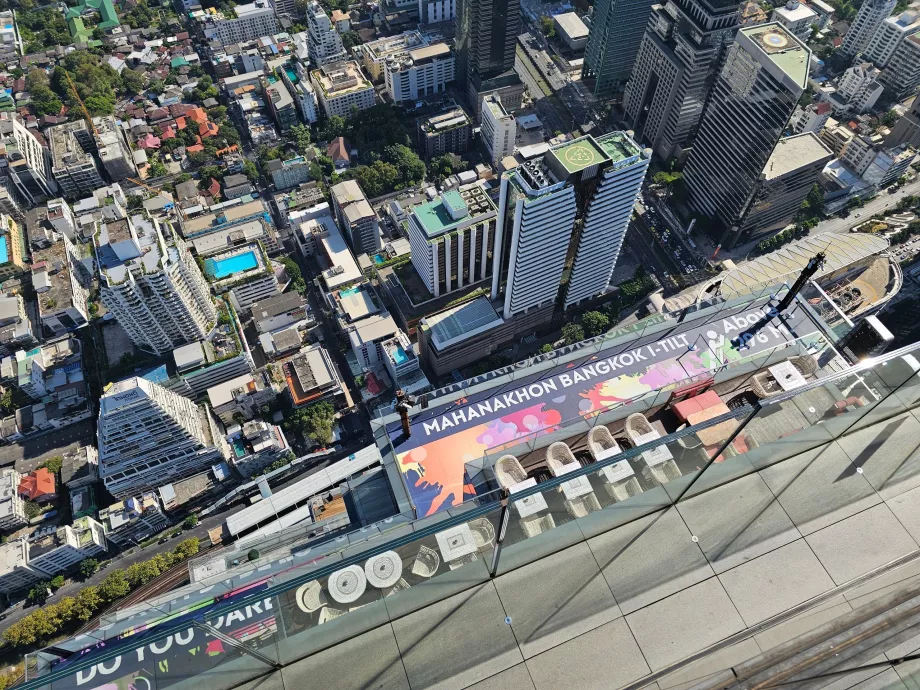 King Power Mahanakhon - гойдалка