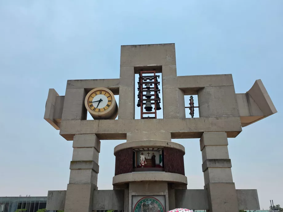Куранти на площі