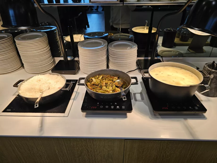 Пропозиція гарячих страв