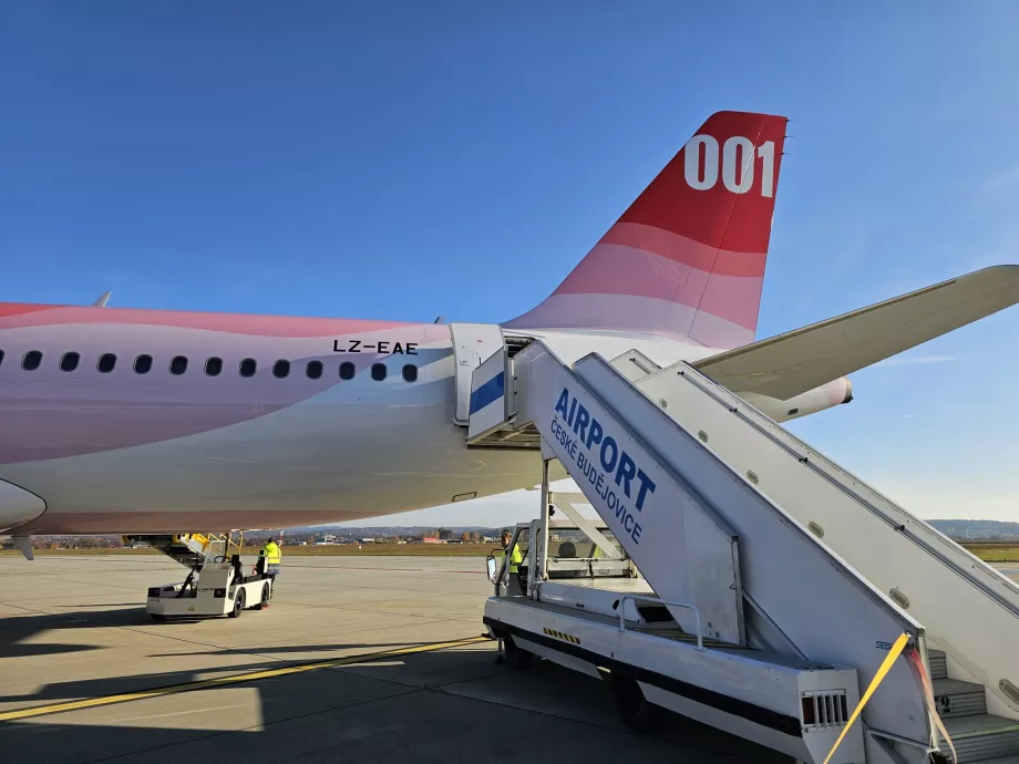 Посадка, аеропорт Чеське Будейовіце