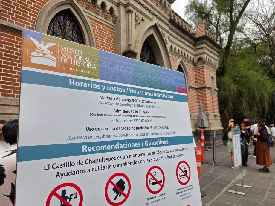 Замок Чапультепек, години роботи і вартість проживання