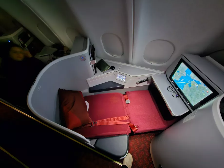 Диван розкладається в ліжко