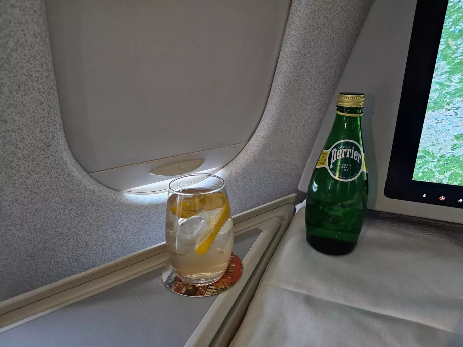 Вода в будь-який час під час польоту