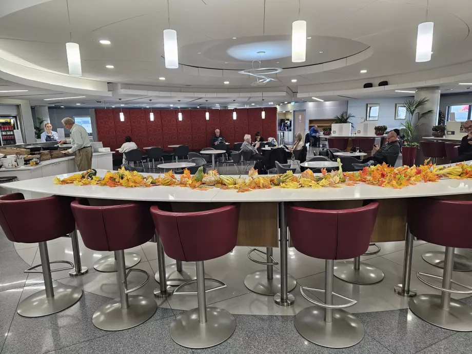 Головний вестибюль Лаунж