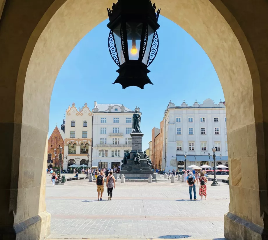 Пам'ятник А. Міцкевичу