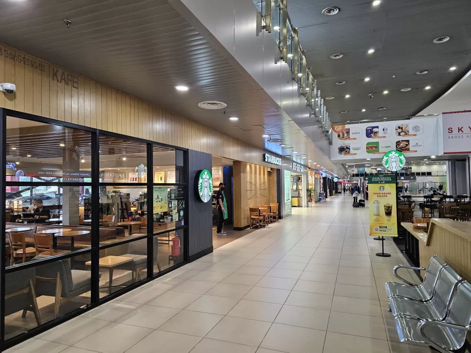 Starbucks у громадській зоні