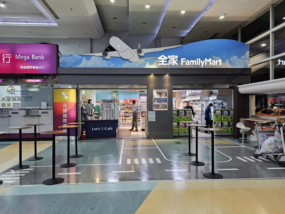 FamilyMart, аеропорт Гаосюн