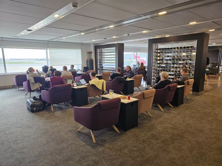 Місця для сидіння та загальна обстановка