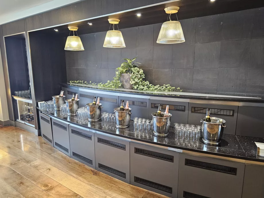 Шампанське.