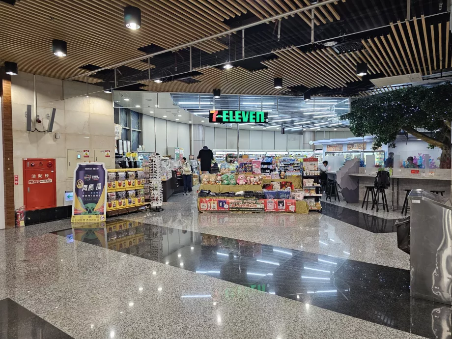 7-Eleven, зал прильоту