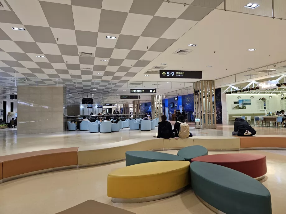 Транзитна зона, аеропорт Пенху