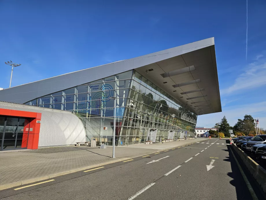 Термінал аеропорту Острави