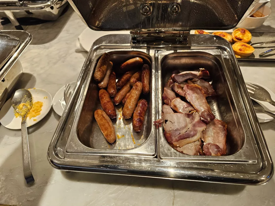 Пропозиція сніданку - гарячі страви