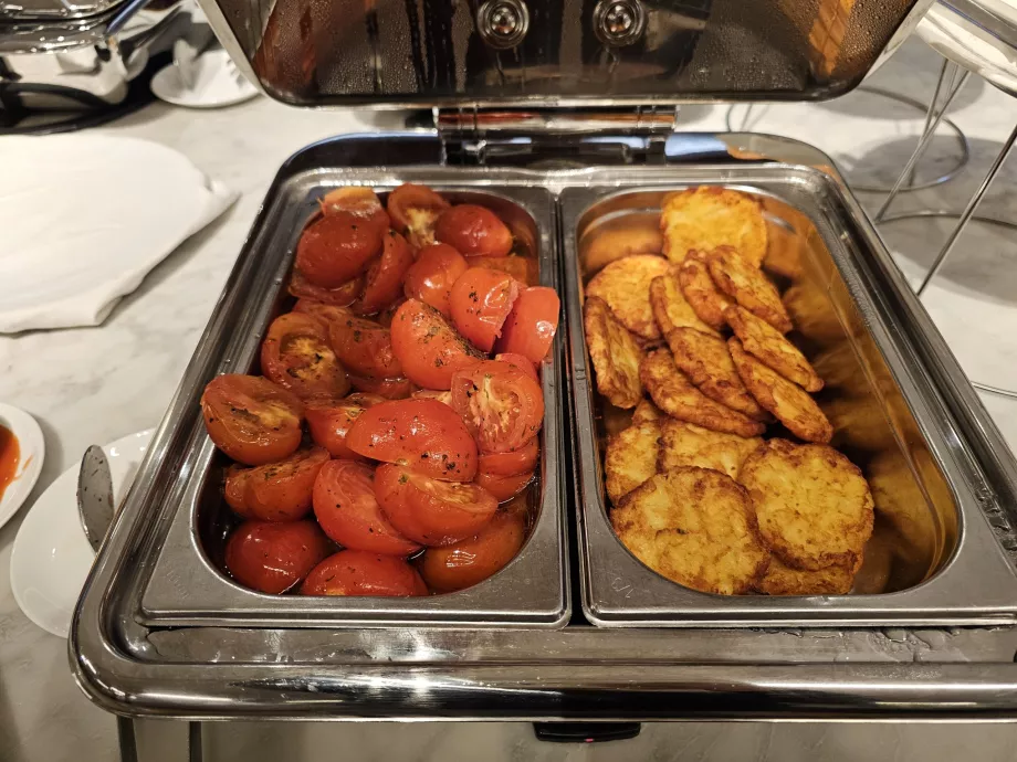 Пропозиція сніданку - гарячі страви