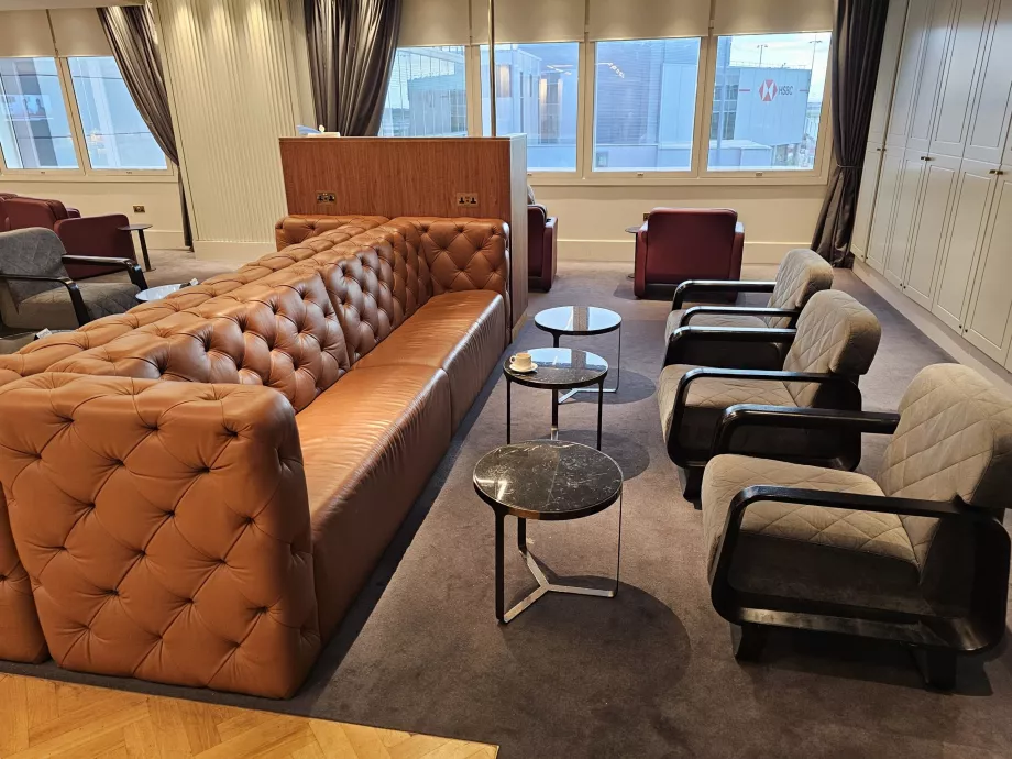 Крісла та дивани