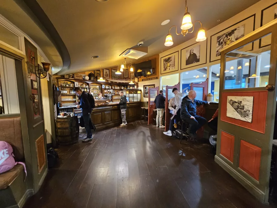 Паб після перевірки безпеки