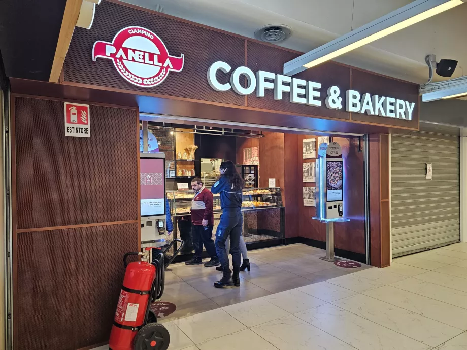 Кафе в залі вильоту, громадська зона