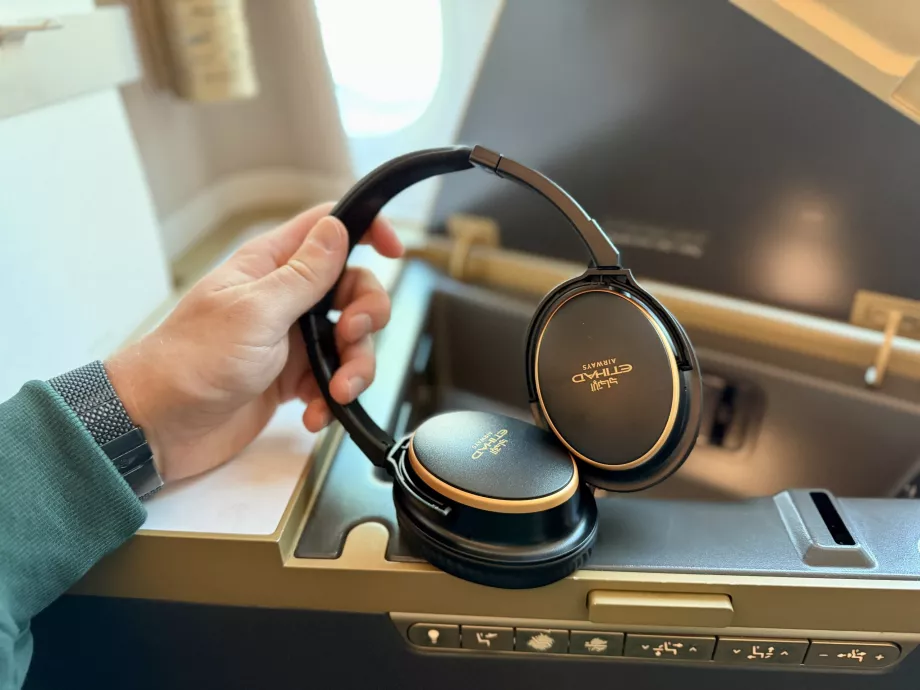 Телефони Etihad для бізнес-мандрівників