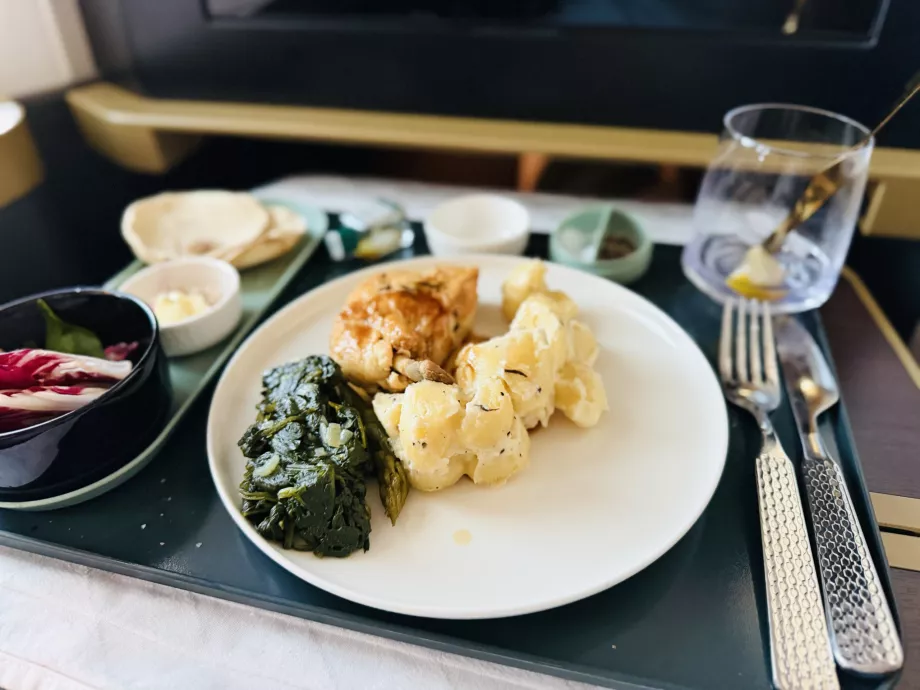 Куряче філе з ньоккі та шпинатом