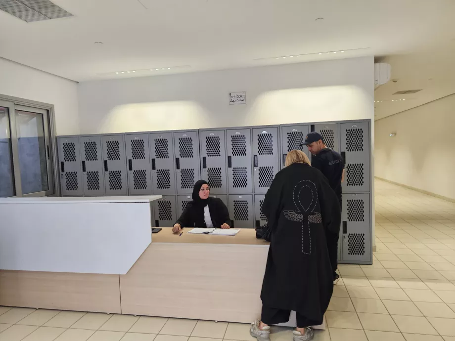 Шафки для зберігання багажу