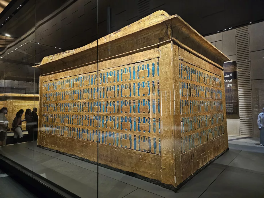 Гробниці в головних галереях