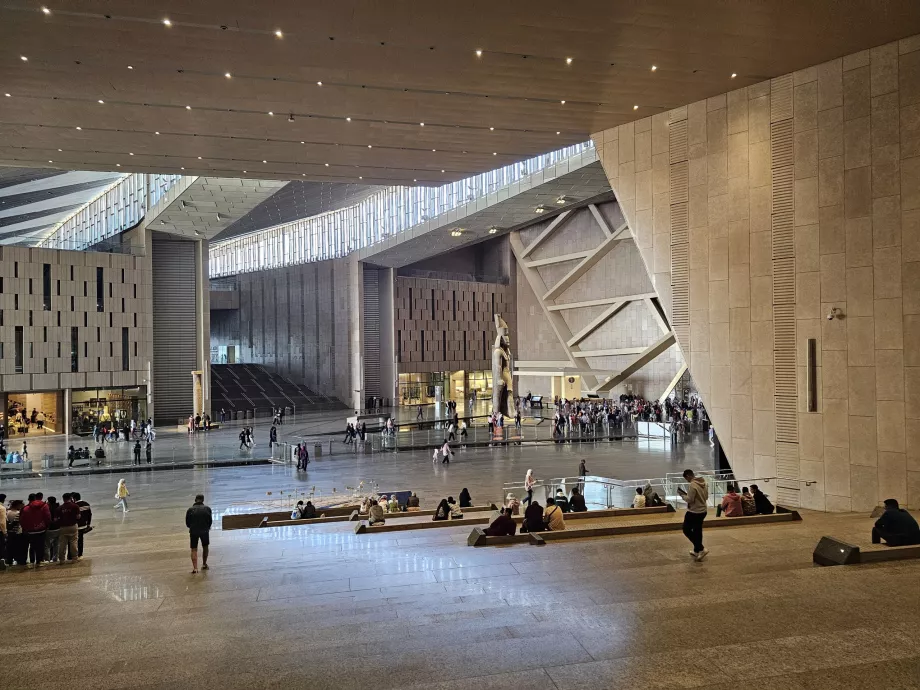 Головний зал GEM