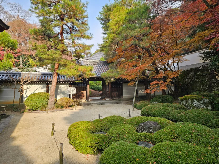 Храм Чіон-ін, сади