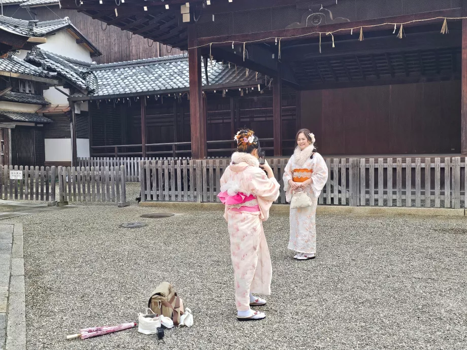 Походи в костюмах гейш