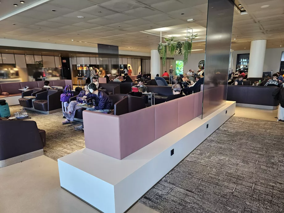 Загальна атмосфера Aspire Lounge