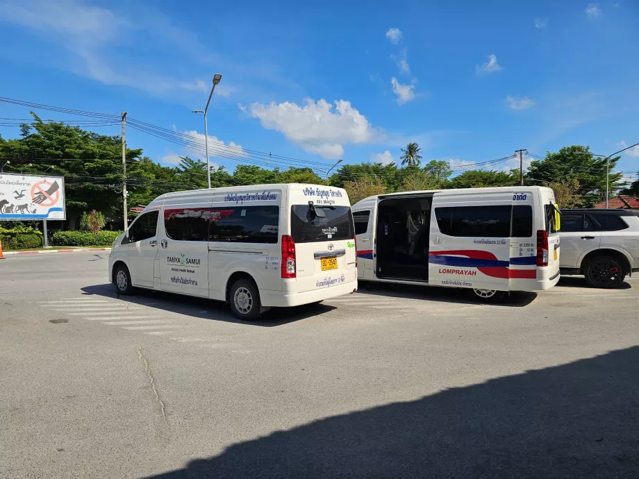 Мікроавтобуси Ломпрайя до поромів