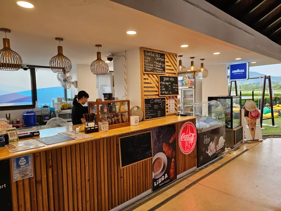 Кафе та ресторани, міжнародна секція, транзитна зона