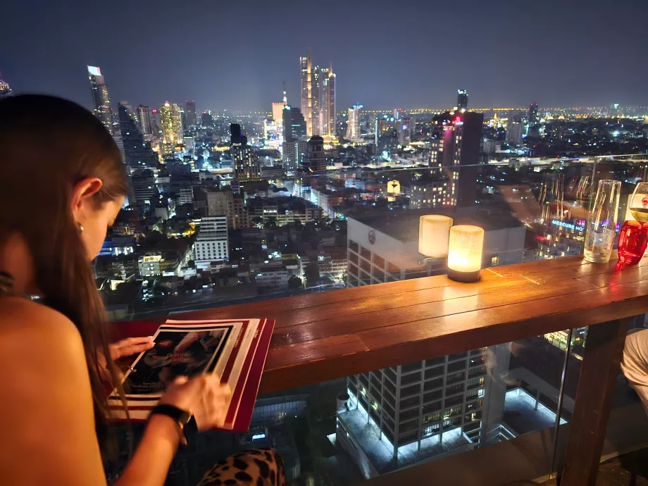 Бар "Скарлетт