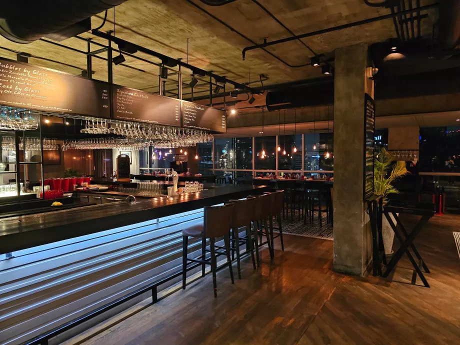 Бар "Скарлетт