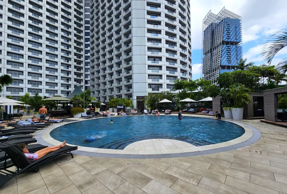 Басейн готелю