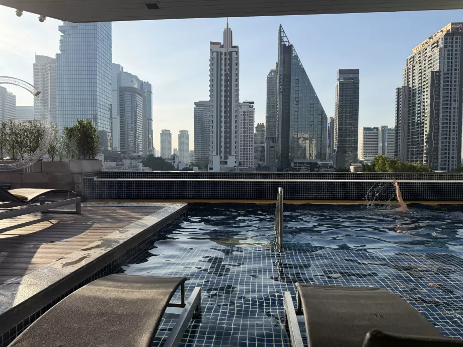 Басейн готелю