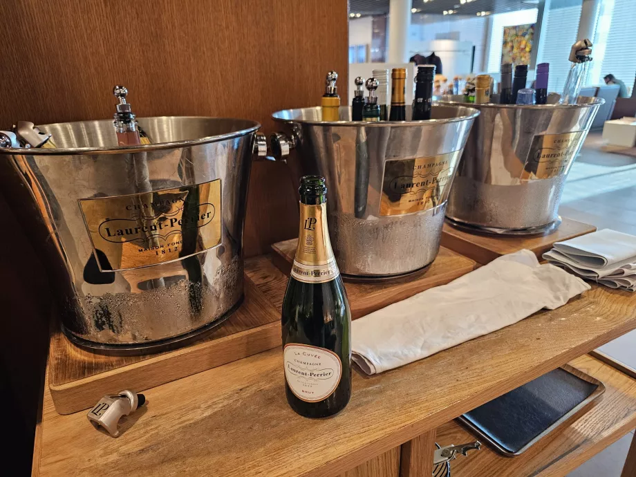 Шампанське.