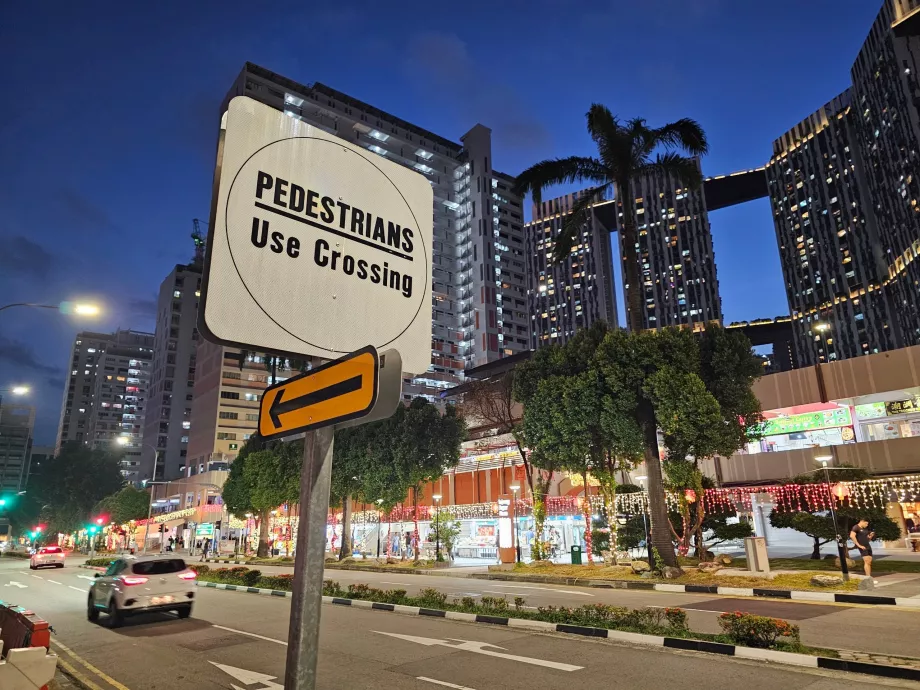 Інформаційний знак для пішоходів