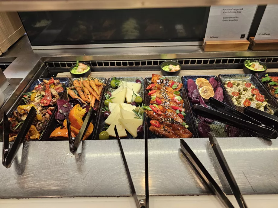 Шведський стіл - обіднє меню