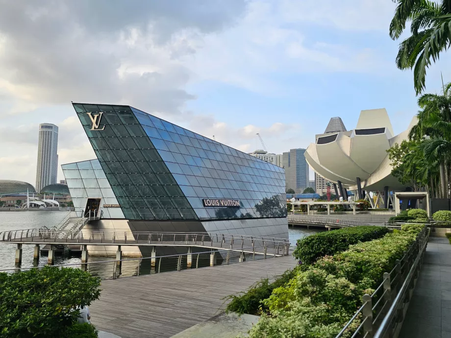 Магазин Louis Vuitton