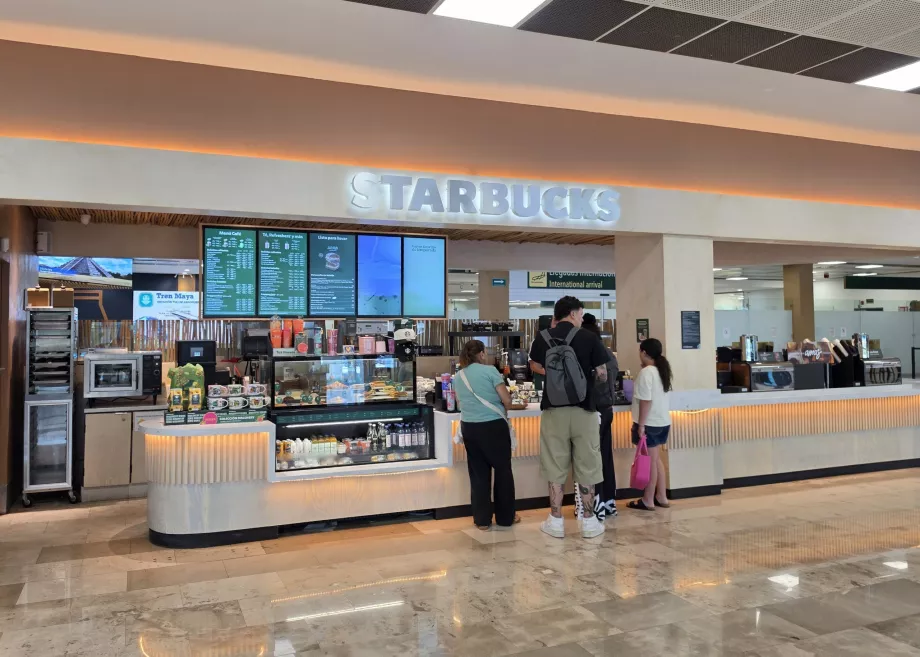Кав'ярня Starbucks у громадській зоні