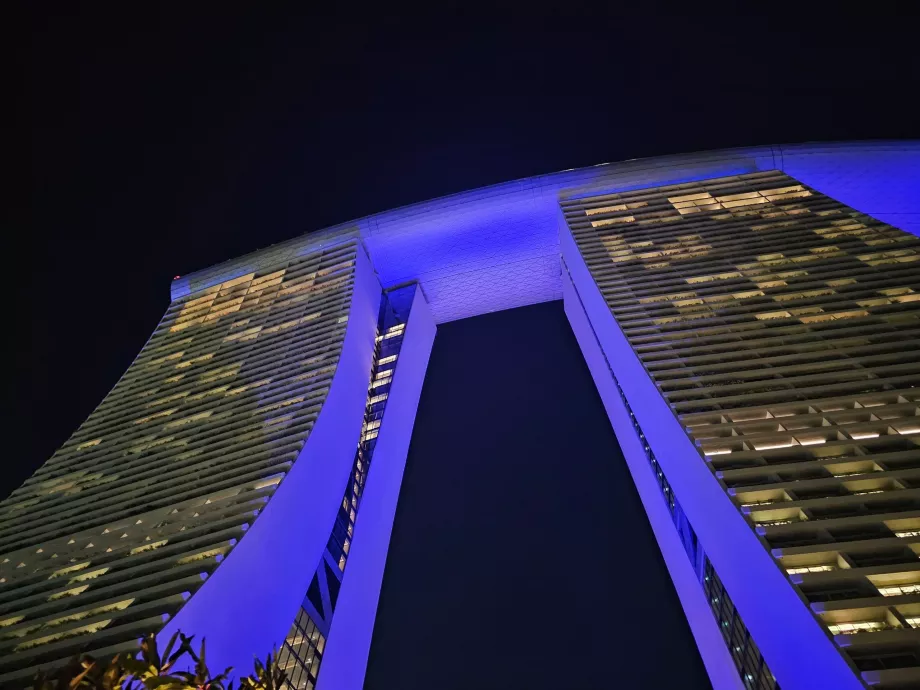 Марина Бей Сендс (Marina Bay Sands)