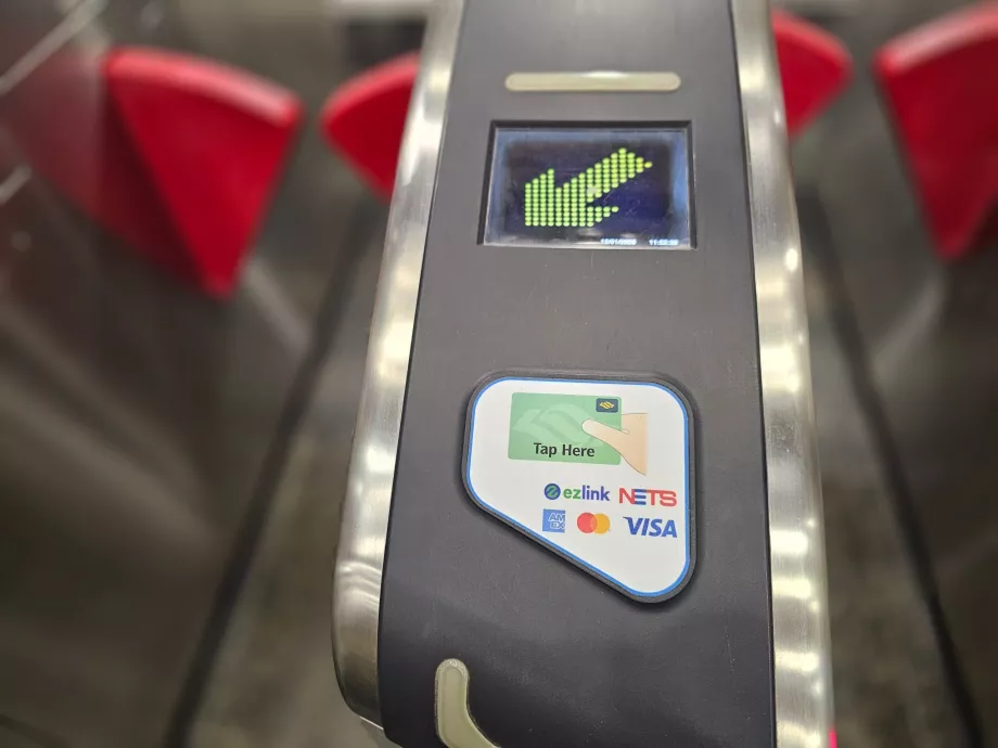 Оплата карткою в метро