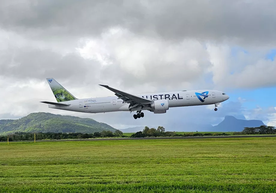 Boeing 777 Air Austral в аеропорту Маврикія