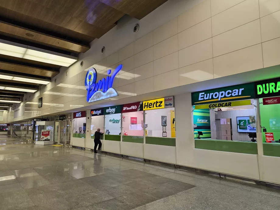 Прилавок для прокату автомобілів